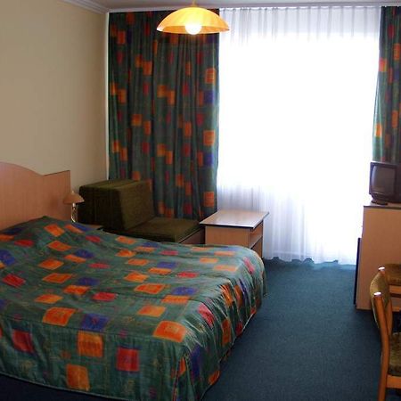 Hotel Magistern Шіофок Екстер'єр фото
