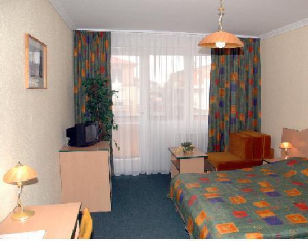 Hotel Magistern Шіофок Номер фото