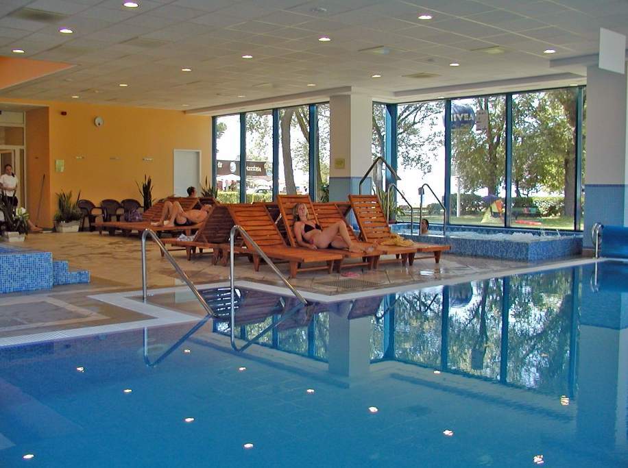 Hotel Magistern Шіофок Екстер'єр фото