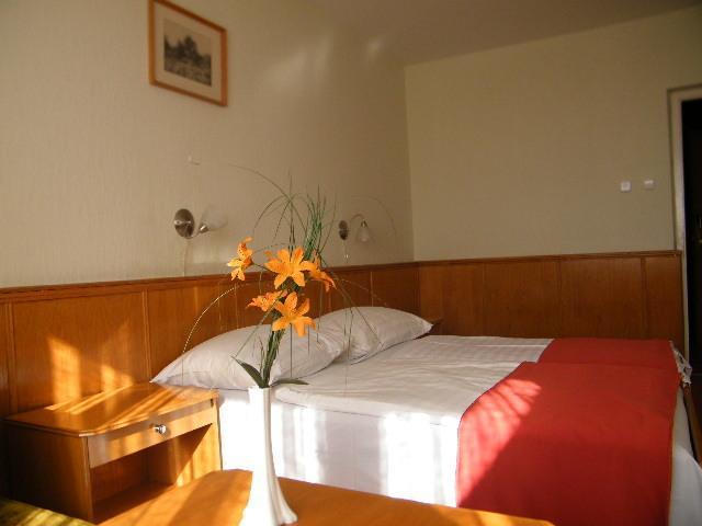 Hotel Magistern Шіофок Екстер'єр фото