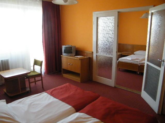 Hotel Magistern Шіофок Екстер'єр фото